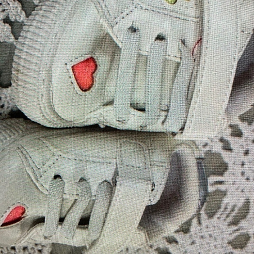 Charming color delightful heart kids shoes